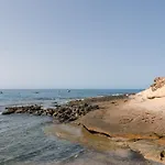 Homeforguest Con Piscina A 50m Del Mar En La Caleta 公寓 *