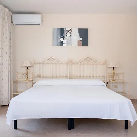 Apartment Homeforguest Con Piscina A 50m Del Mar En La Caleta *