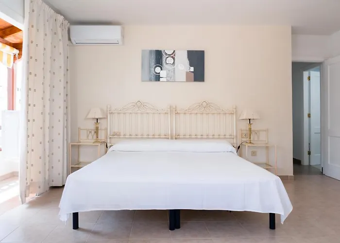 Appartement Homeforguest Con Piscina A 50m Del Mar En La Caleta *