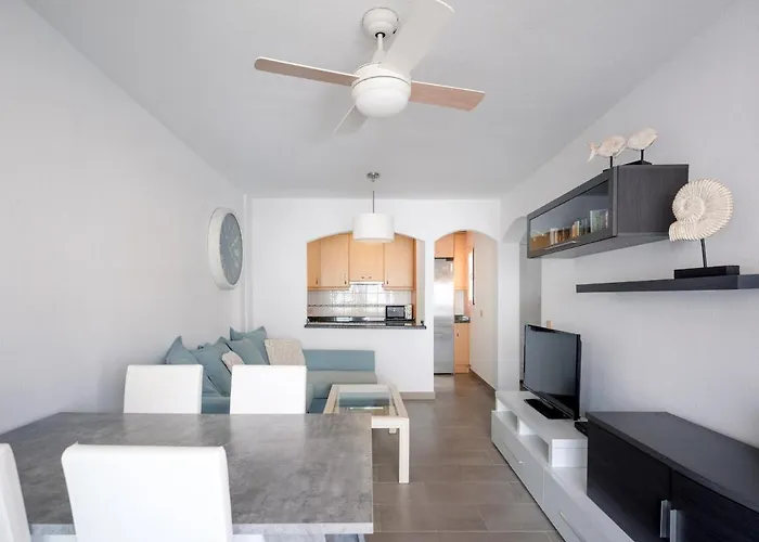 Homeforguest Con Piscina A 50m Del Mar En La Caleta *