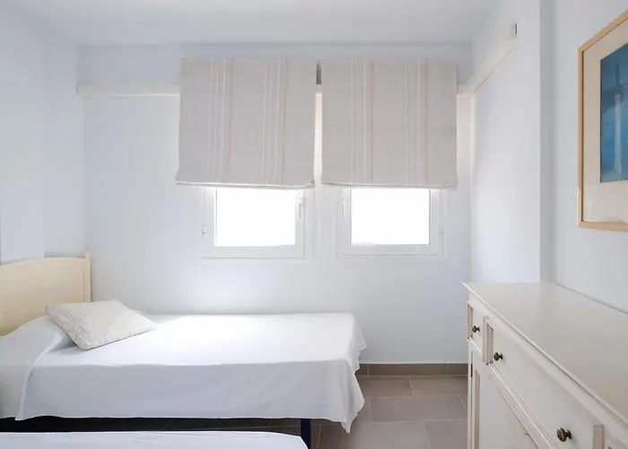 Homeforguest Con Piscina A 50m Del Mar En La Caleta Appartement