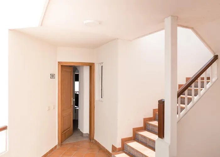 Homeforguest Con Piscina A 50m Del Mar En La Caleta Appartement *