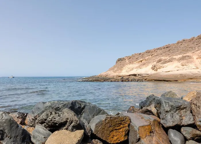 Appartement Homeforguest Con Piscina A 50m Del Mar En La Caleta