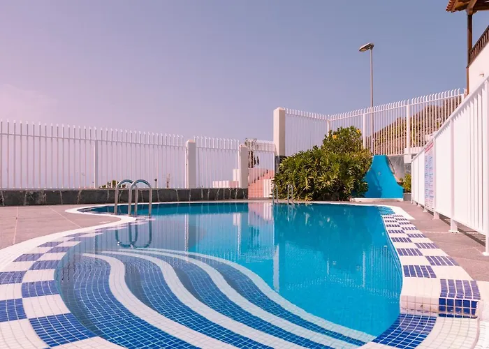 Homeforguest Con Piscina A 50m Del Mar En La Caleta