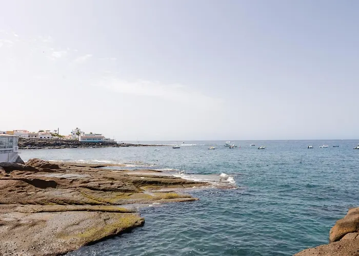 Homeforguest Con Piscina A 50m Del Mar En La Caleta *